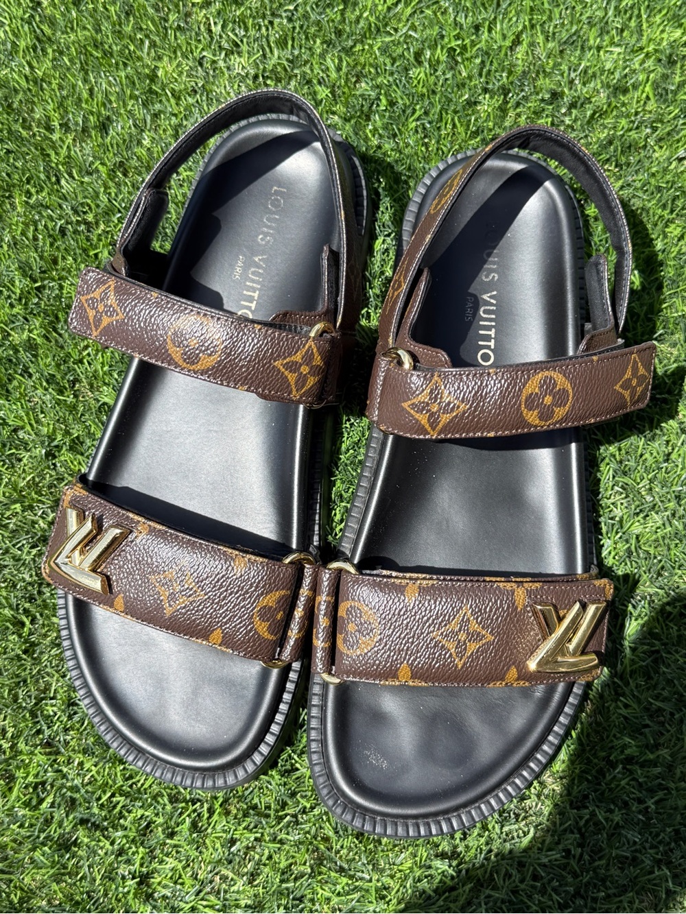 Louis Vuitton Sunset Flat Comfort Sandal - Picture 7 of 8